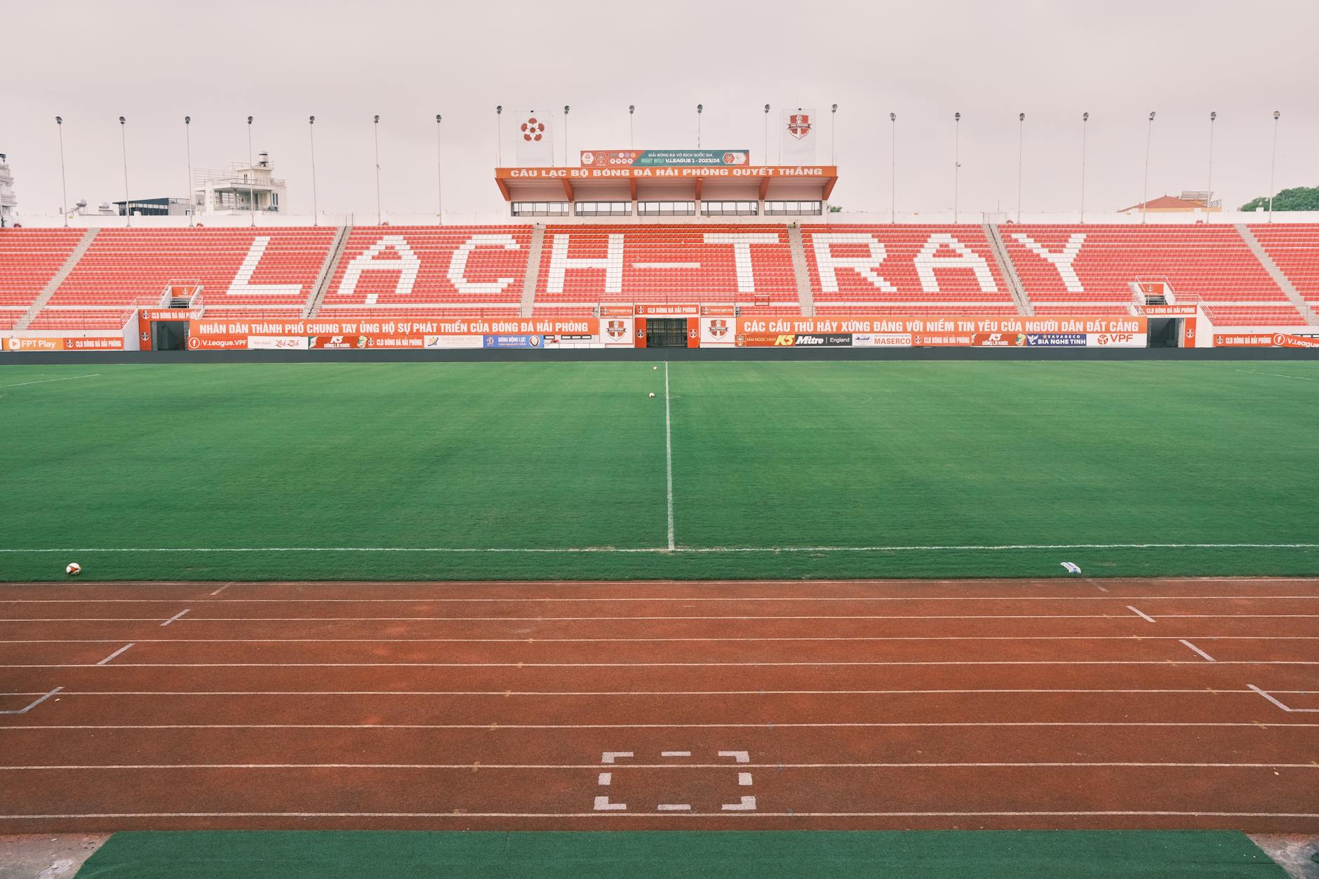 Minh họa kèo chấp 1 bàn trong bóng đá giữa hai đội